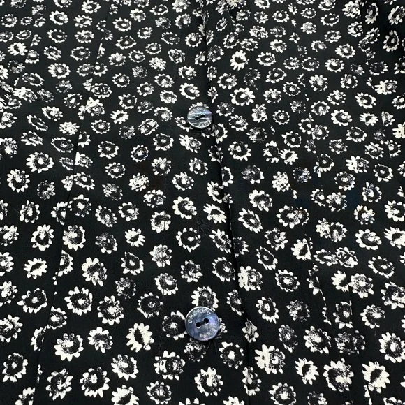 Chanel Coco Floral-Print Sleeveless Shirt Blouse in Black/White 44(US12) - Picture 10 of 12